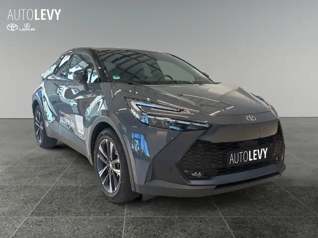 Toyota C-HR view 8