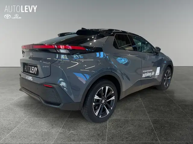 Toyota C-HR view 6