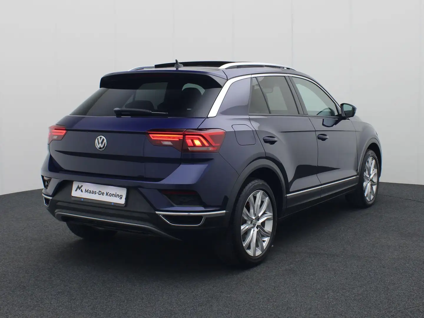 Volkswagen T-Roc 1.5 TSI/150PK Sport · Panoramadak · Navigatie · Ca Blauw - 2