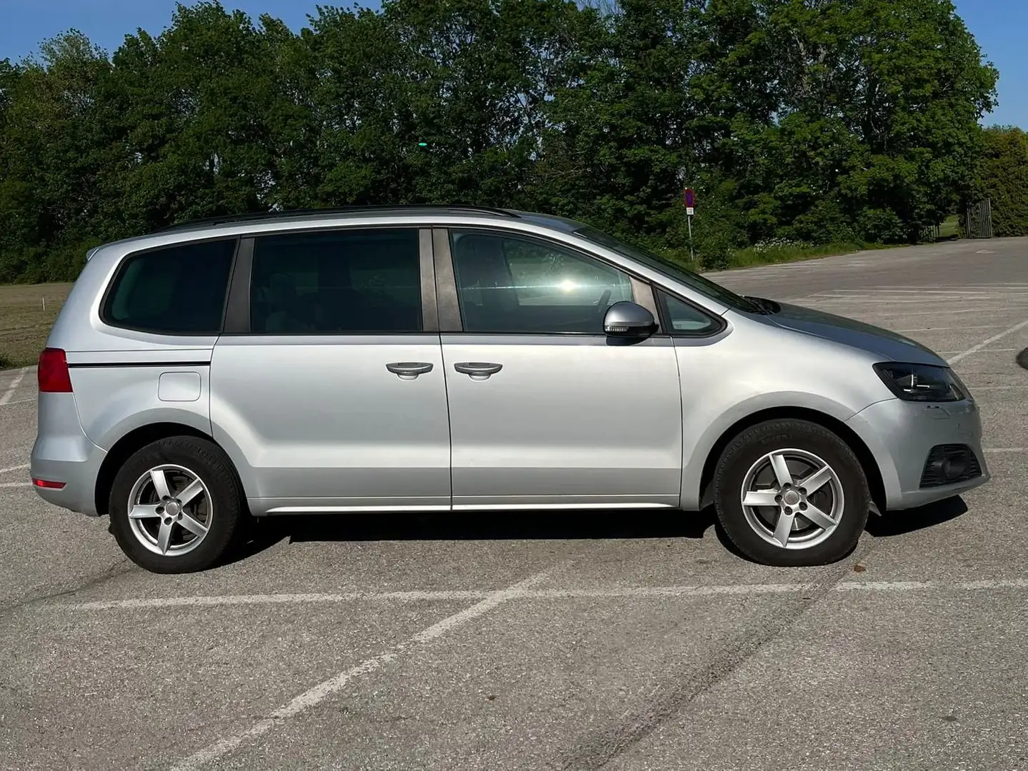 SEAT Alhambra Reference 2,0 TDI CR 4WD DPF Silber - 2