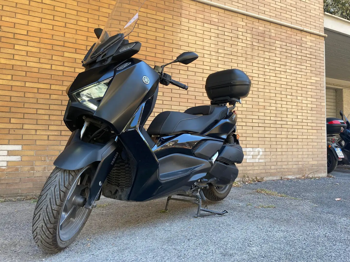 Yamaha X-Max 300 Tech Max Zwart - 1