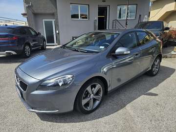 V40 D2 Momentum