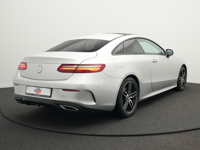 Mercedes-Benz E 350 d AMG Line *StdHz*PANO*AHK*LED*NAVI*LEDER* — photo 3
