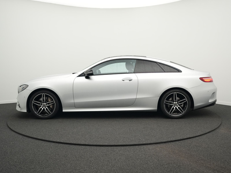Mercedes-Benz E 350 d AMG Line *StdHz*PANO*AHK*LED*NAVI*LEDER* — photo 11