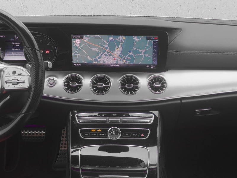 Mercedes-Benz E 350 d AMG Line *StdHz*PANO*AHK*LED*NAVI*LEDER* — photo 10