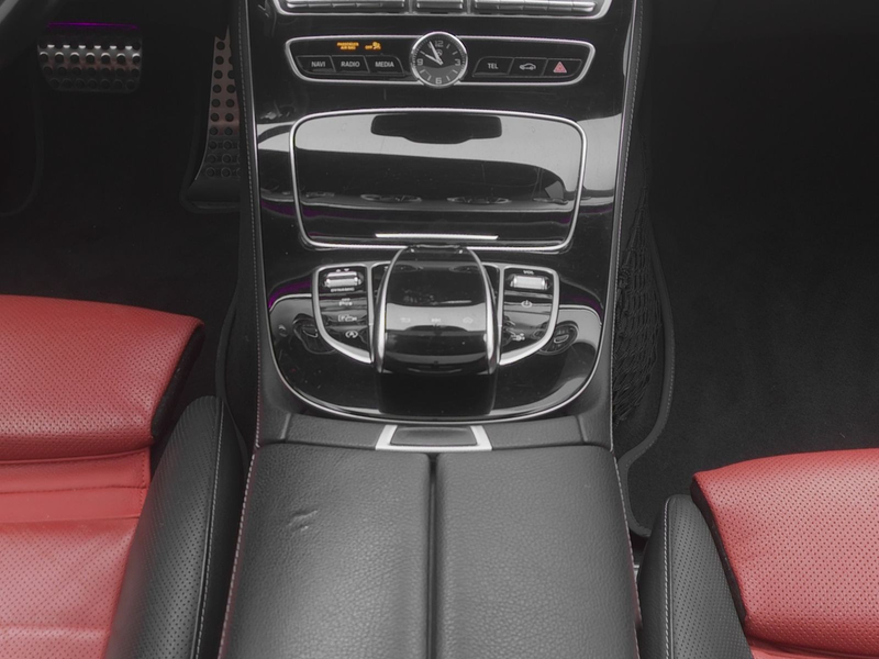 Mercedes-Benz E 350 d AMG Line *StdHz*PANO*AHK*LED*NAVI*LEDER* — photo 14