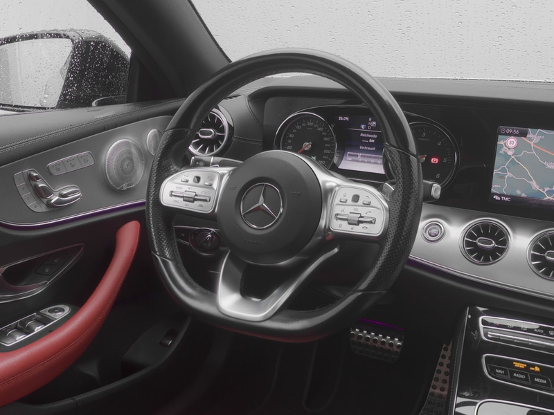 Mercedes-Benz E 350 d AMG Line *StdHz*PANO*AHK*LED*NAVI*LEDER* — photo 9