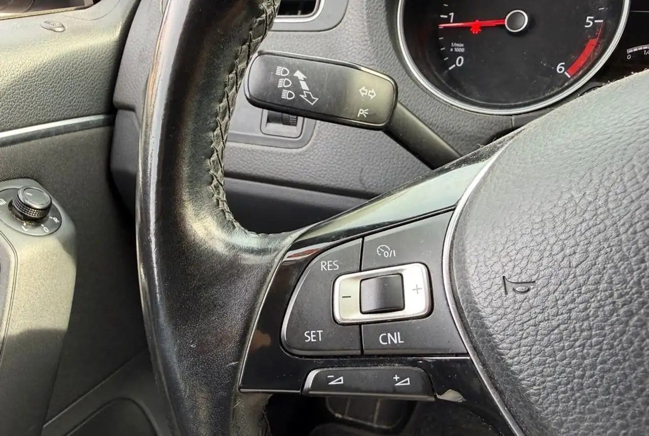 Volkswagen Polo Citadine 5 portes — photo 16