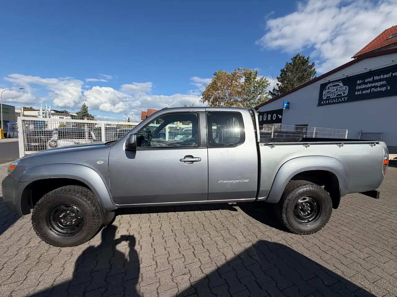 MAZDA BT-50 2.5 TURBO DIESEL 143ch 4X4 - CABINE APPROFONDIE - ATTELAGE - SIÈGES CHAUFFANTS - CLIMATISATION