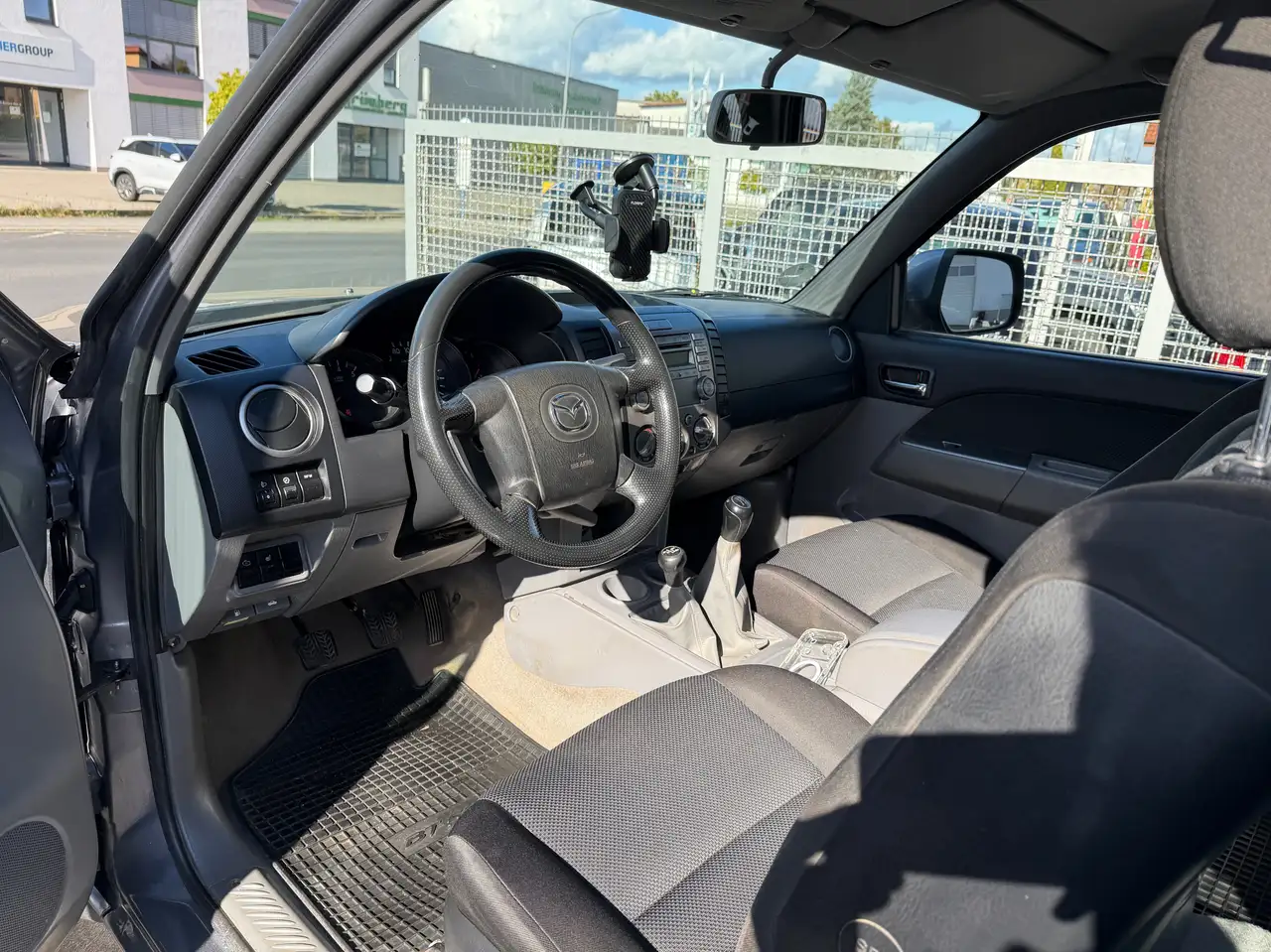 MAZDA BT-50 2.5 TURBO DIESEL 143ch 4X4 - CABINE APPROFONDIE - ATTELAGE - SIÈGES CHAUFFANTS - CLIMATISATION