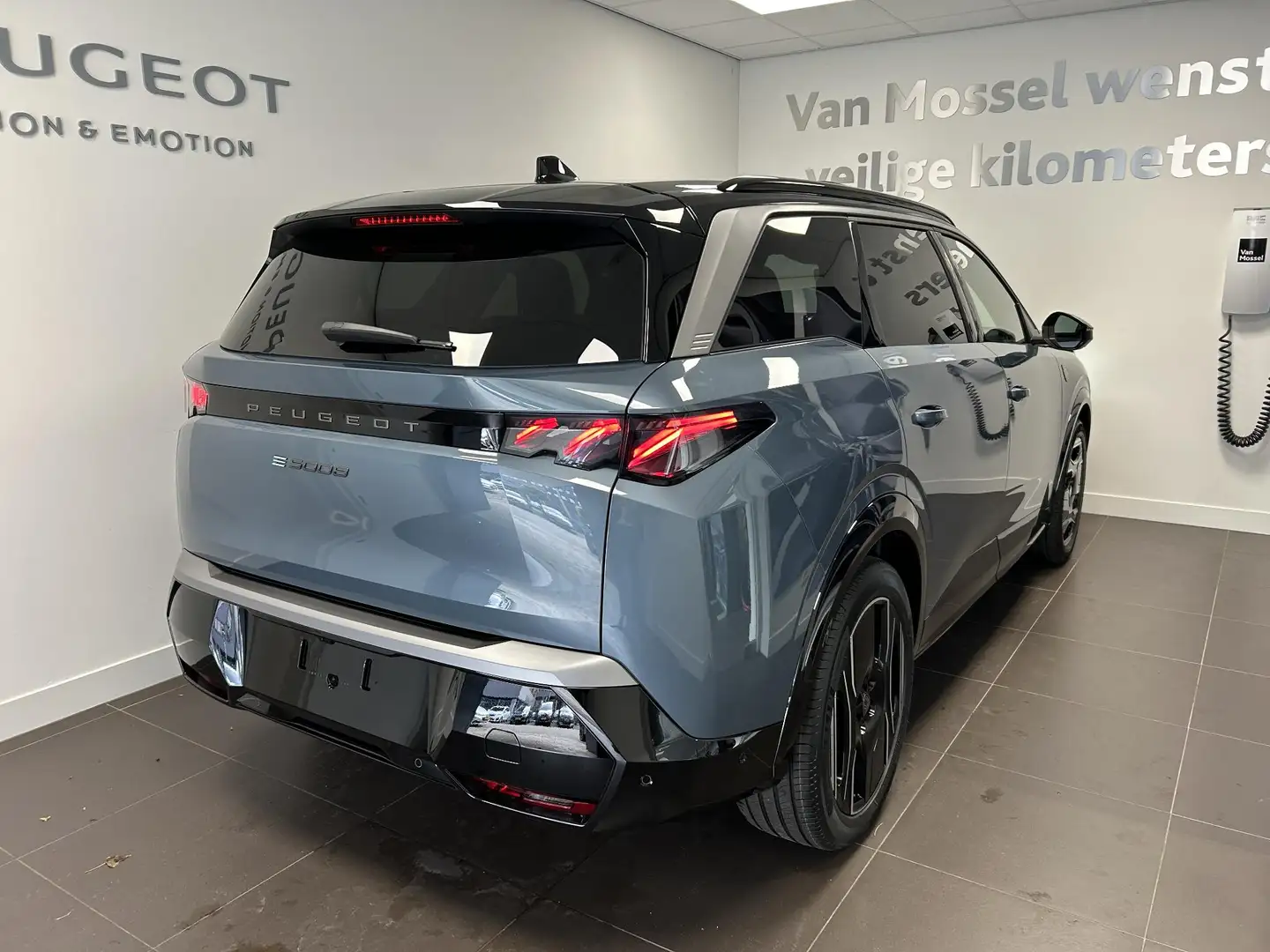 Peugeot 5008 e-5008 GT 73 kWh | Panoramadak | 360 Camera | Lede Blauw - 2