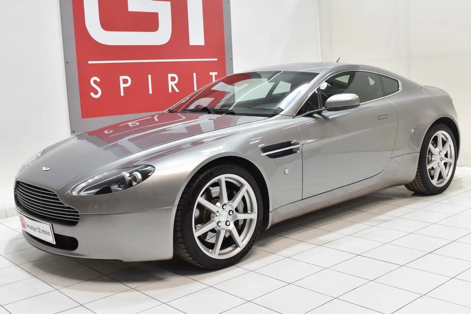 Aston Martin V8 ASTON MARTIN V8 Vantage 4.3L Šedá - 1