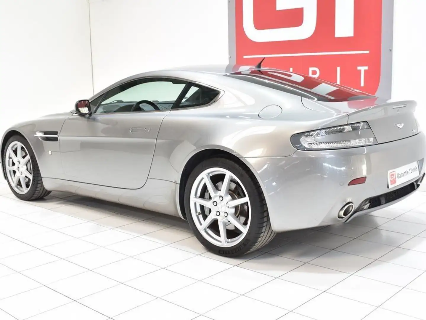 Aston Martin V8 ASTON MARTIN V8 Vantage 4.3L Šedá - 2
