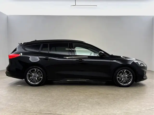 Ford Focus view 10