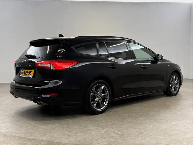 Ford Focus view 12