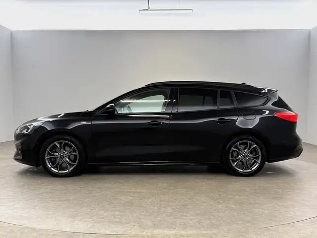 Ford Focus view 11
