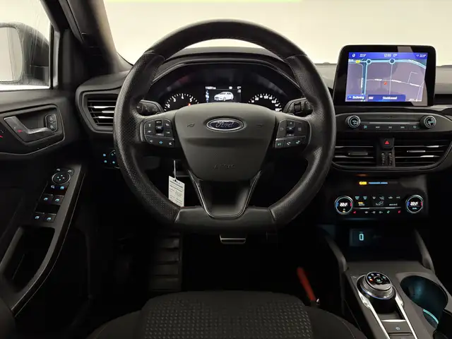 Ford Focus view 13