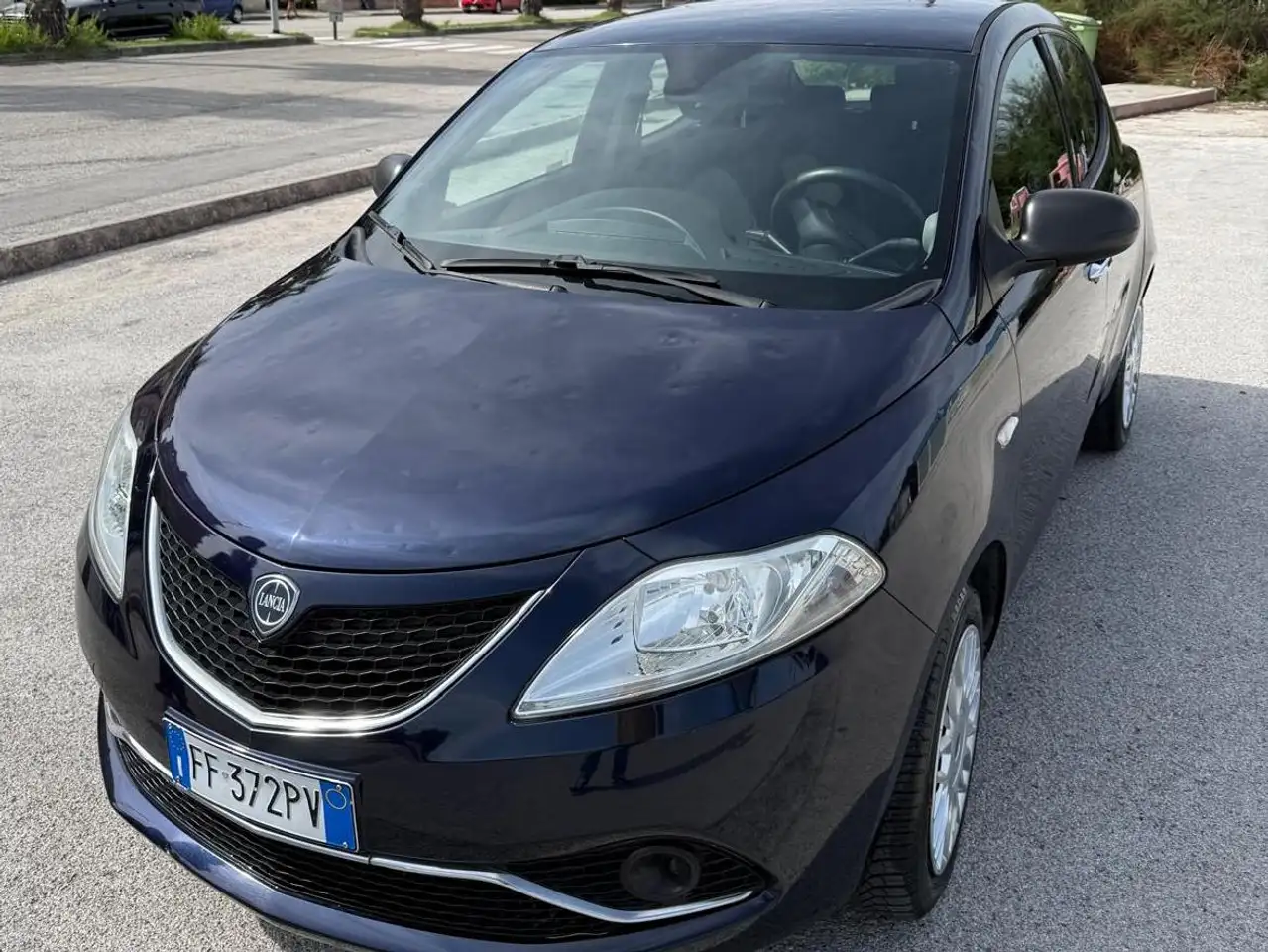 Lancia Ypsilon