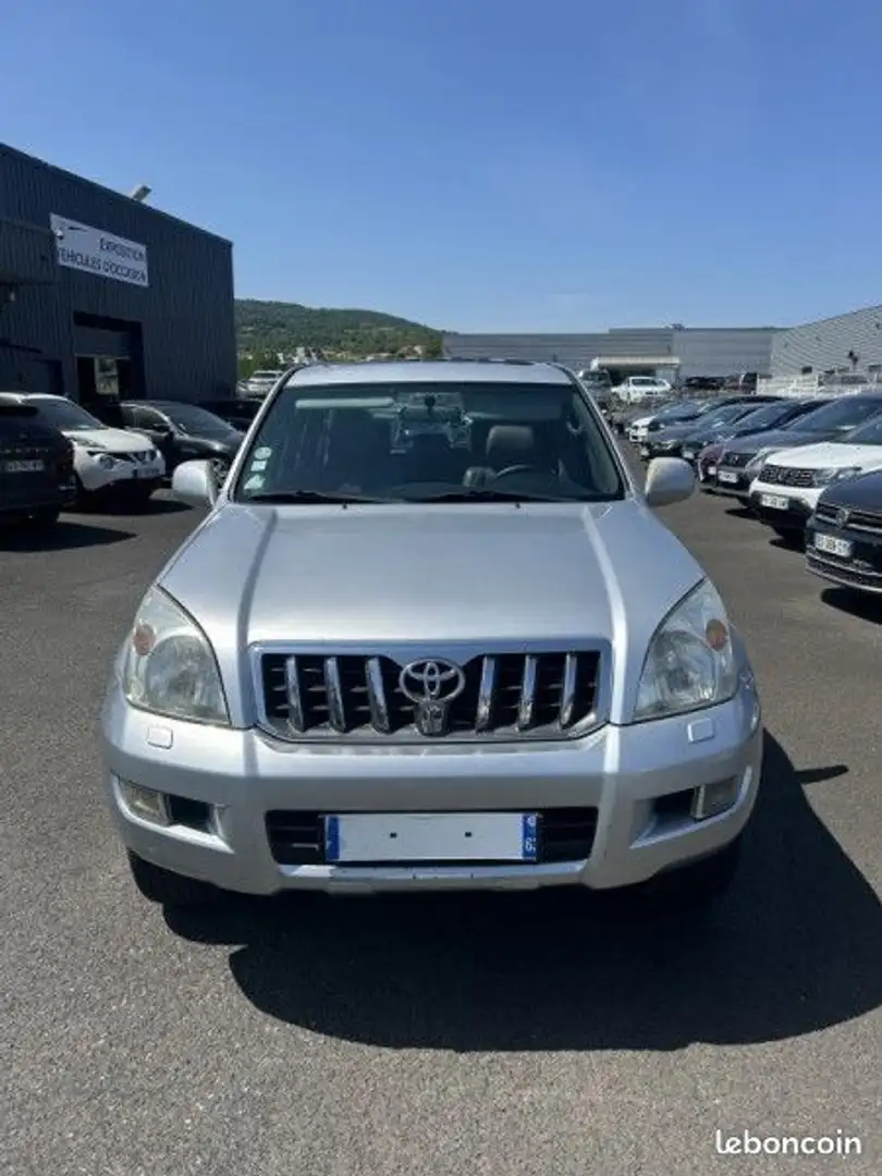 Toyota Land Cruiser 165 D-4D VXE BVA 5P Gris - 2