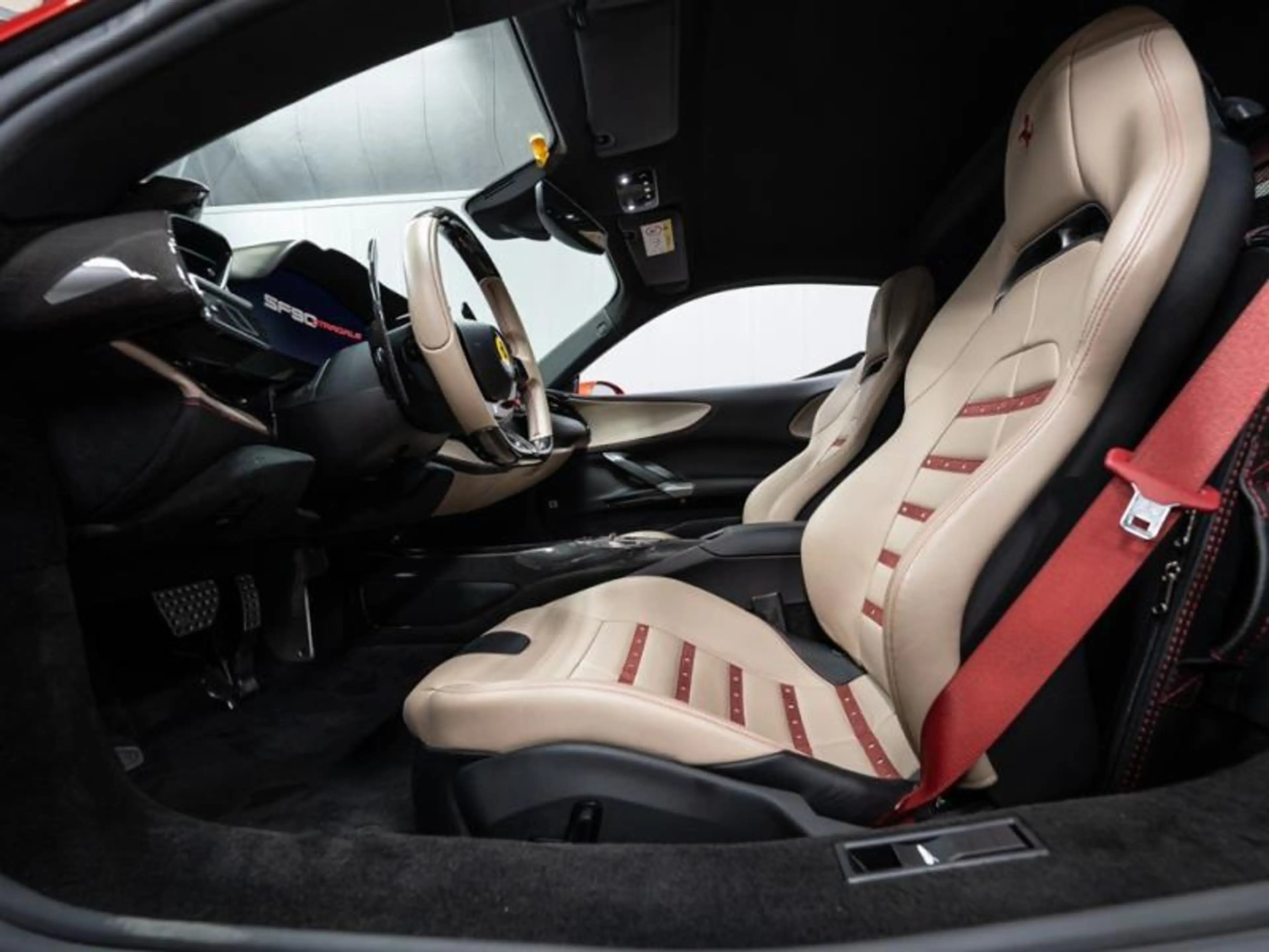 Ferrari SF90 Stradale — photo 9
