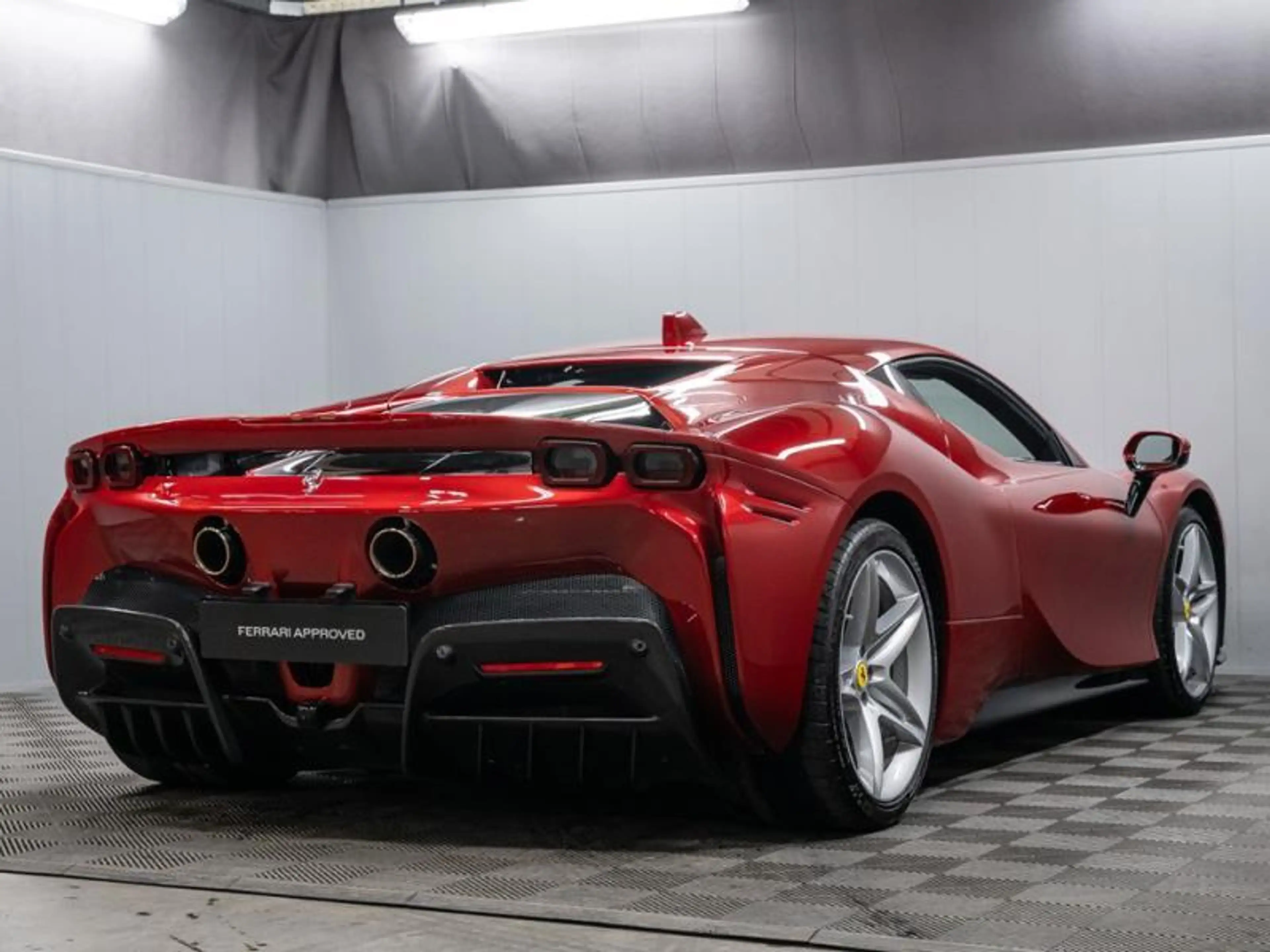 Ferrari SF90 Stradale — photo 3