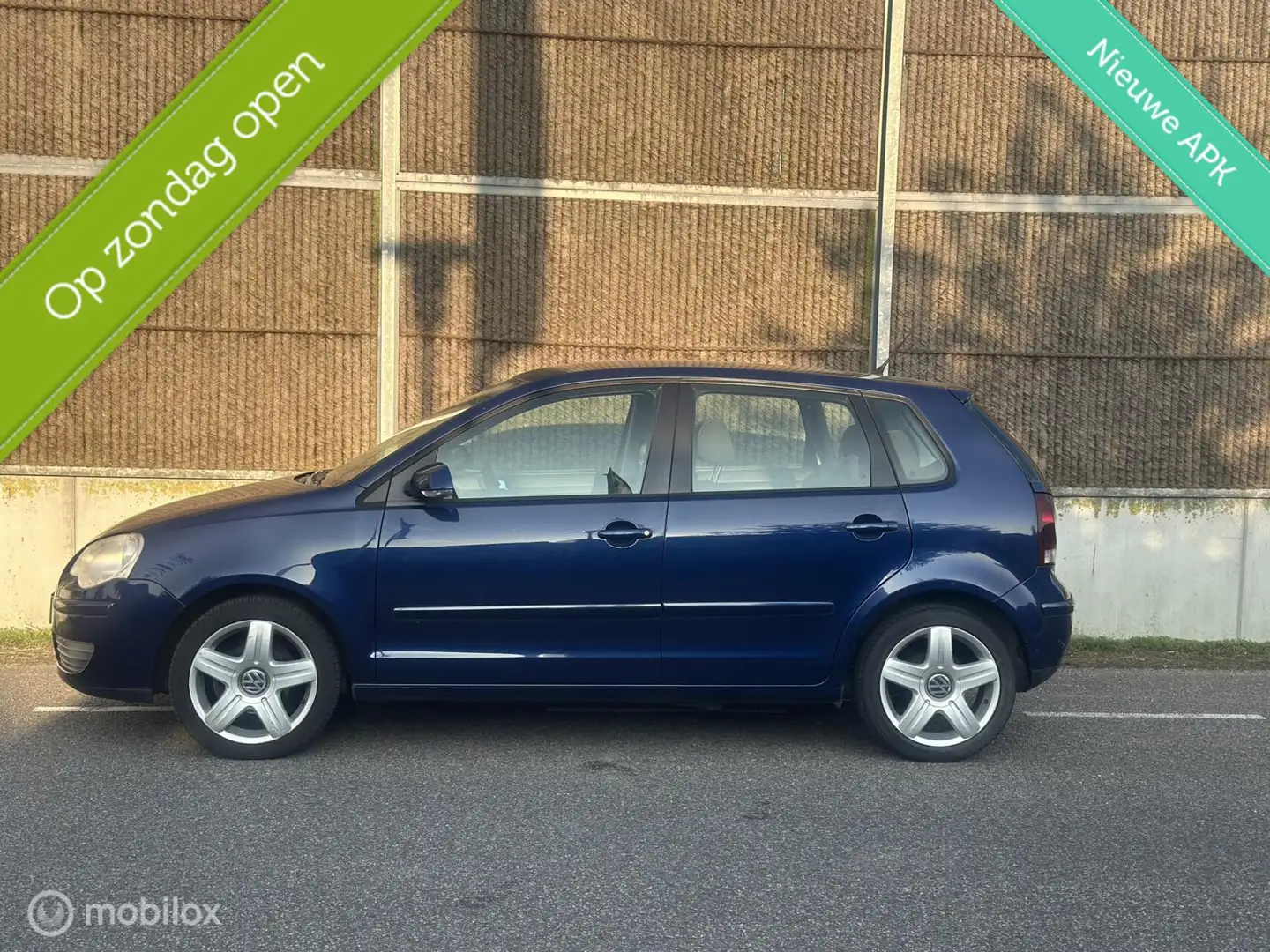 Volkswagen Polo 1.4-16V Comfortline NAP/Apk/AIRCO/CRUISE Blauw - 2