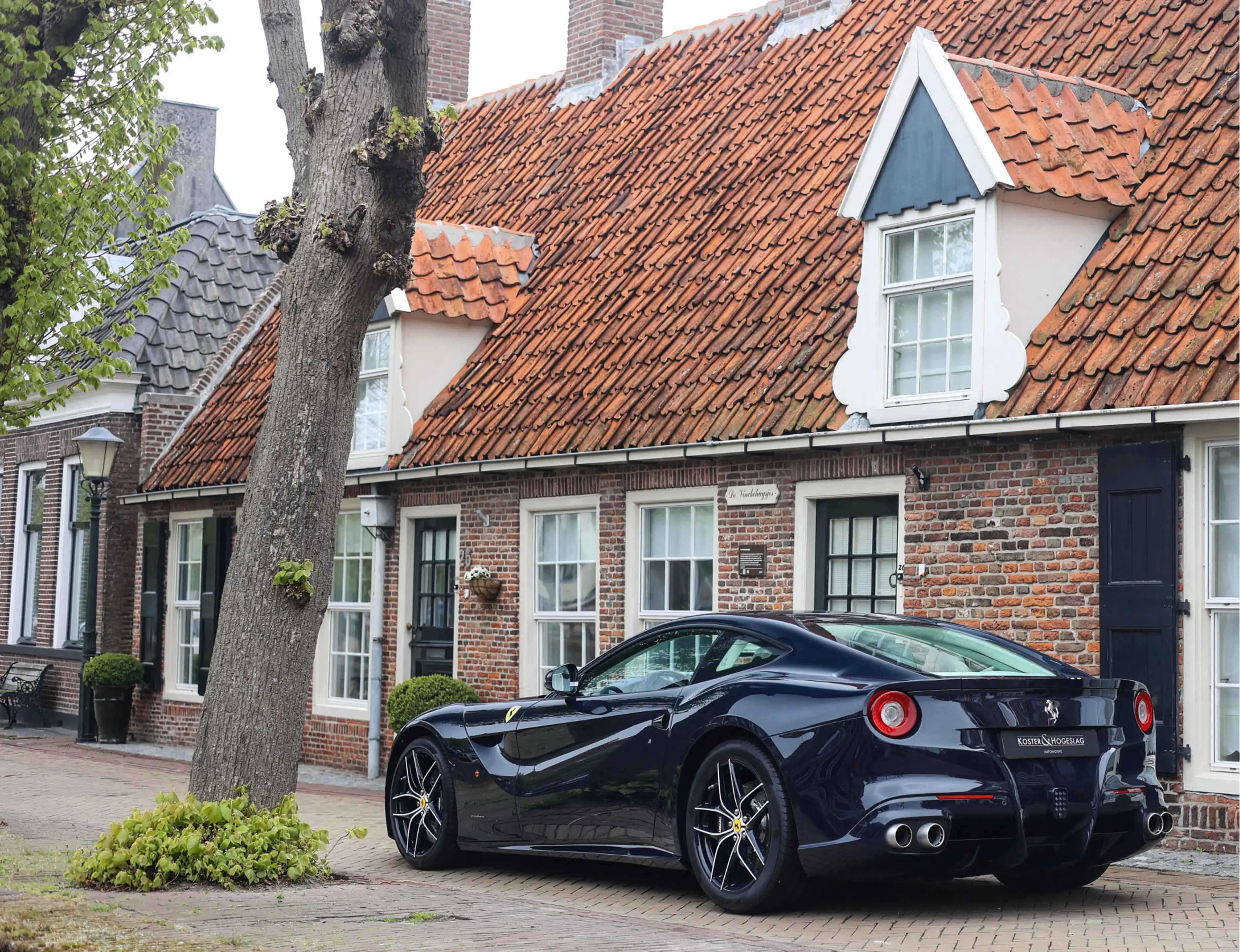 Ferrari F12 6.3 Berlinetta HELE | Tailor Made - Blu Pozzi - Hi — photo 17