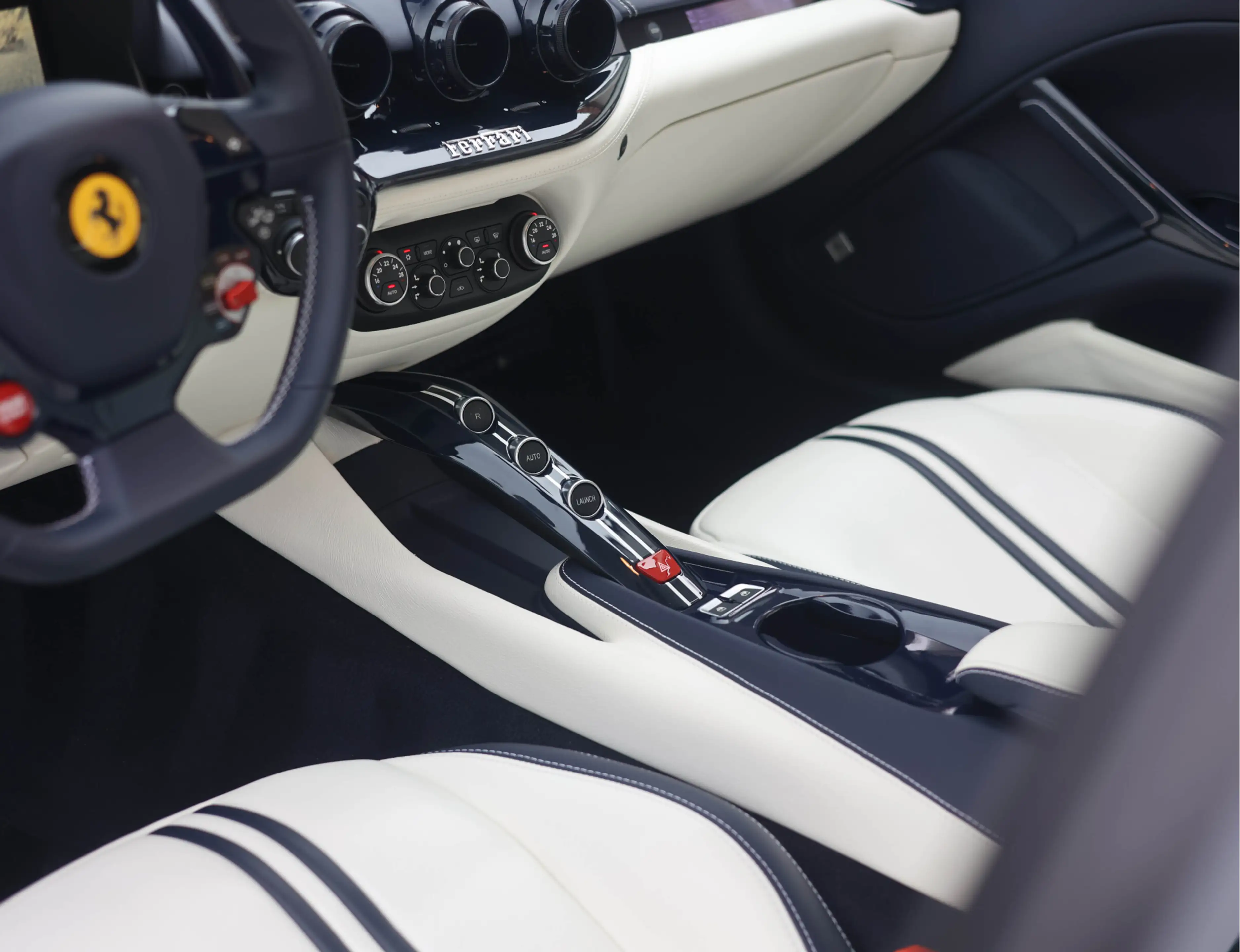 Ferrari F12 6.3 Berlinetta HELE | Tailor Made - Blu Pozzi - Hi — photo 36