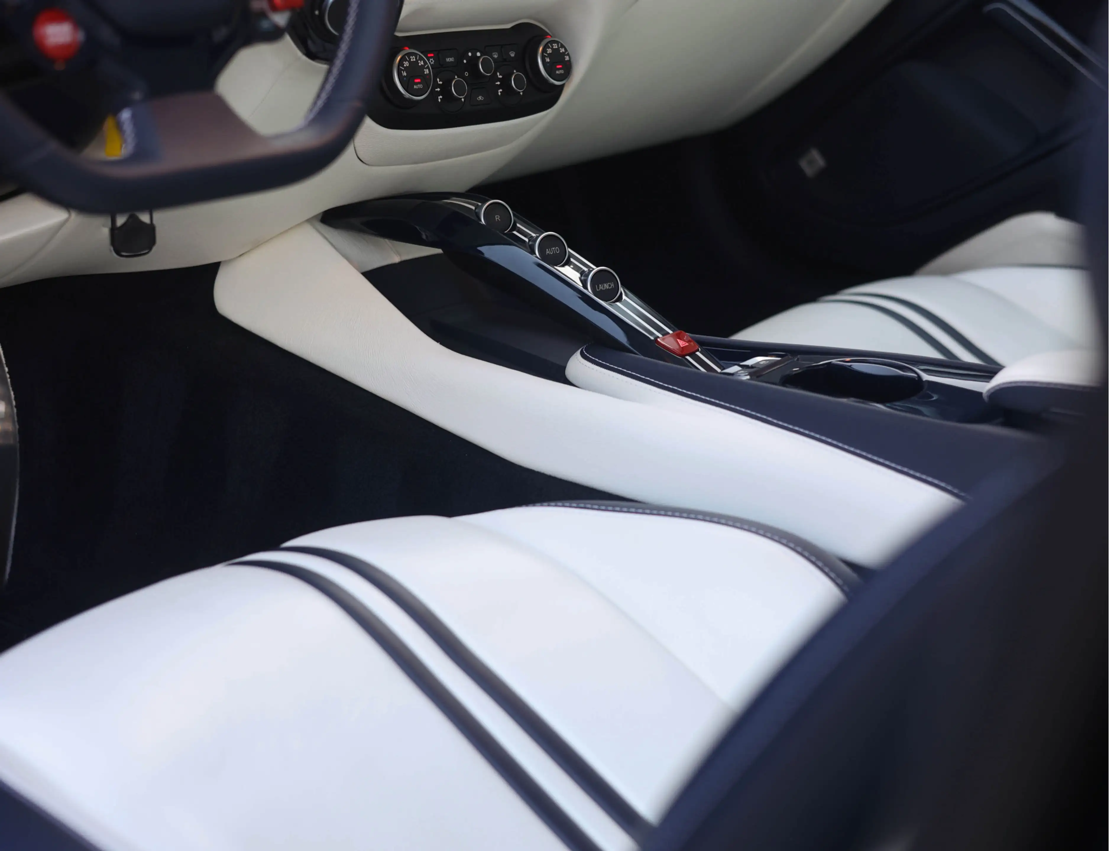 Ferrari F12 6.3 Berlinetta HELE | Tailor Made - Blu Pozzi - Hi — photo 39