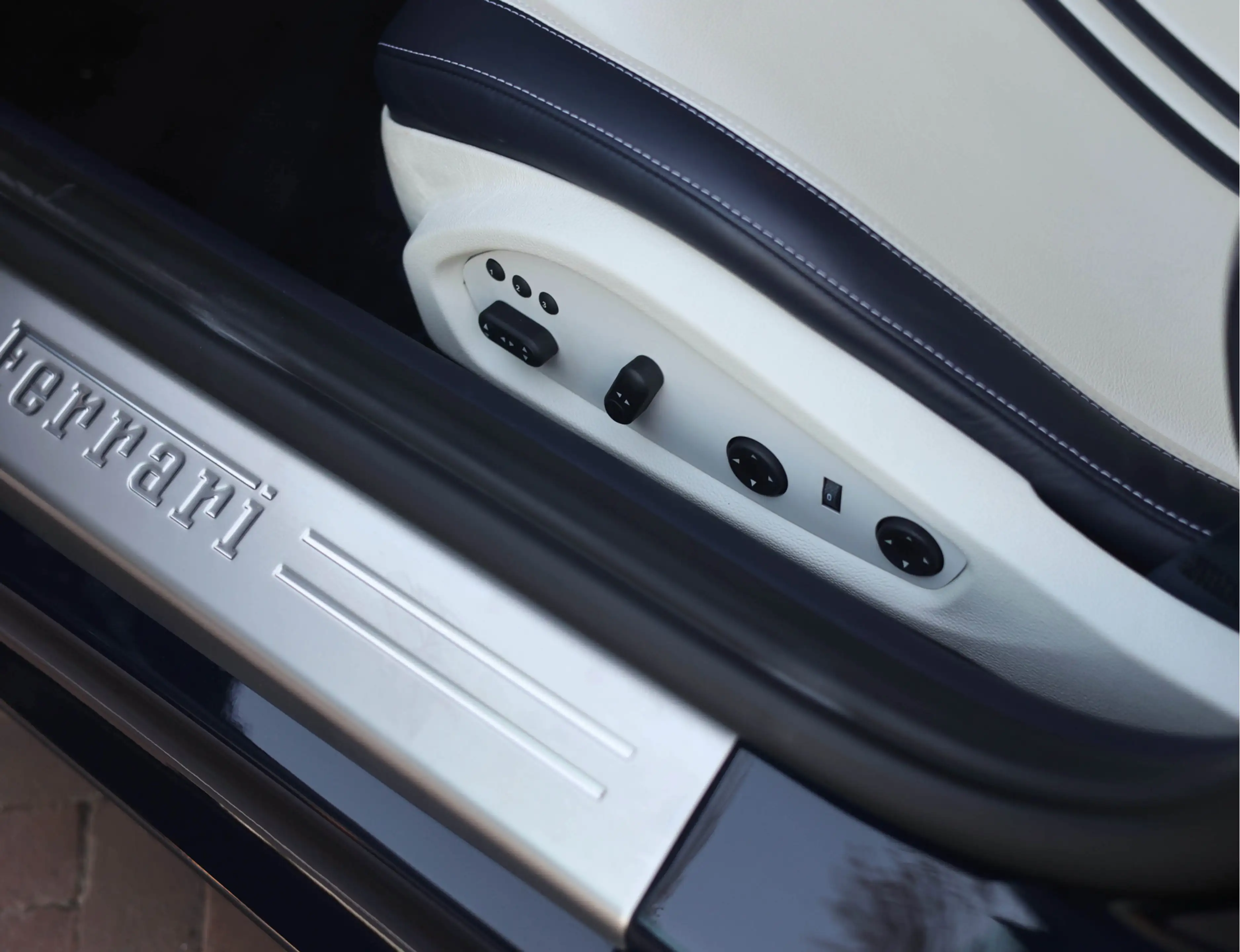 Ferrari F12 6.3 Berlinetta HELE | Tailor Made - Blu Pozzi - Hi — photo 26