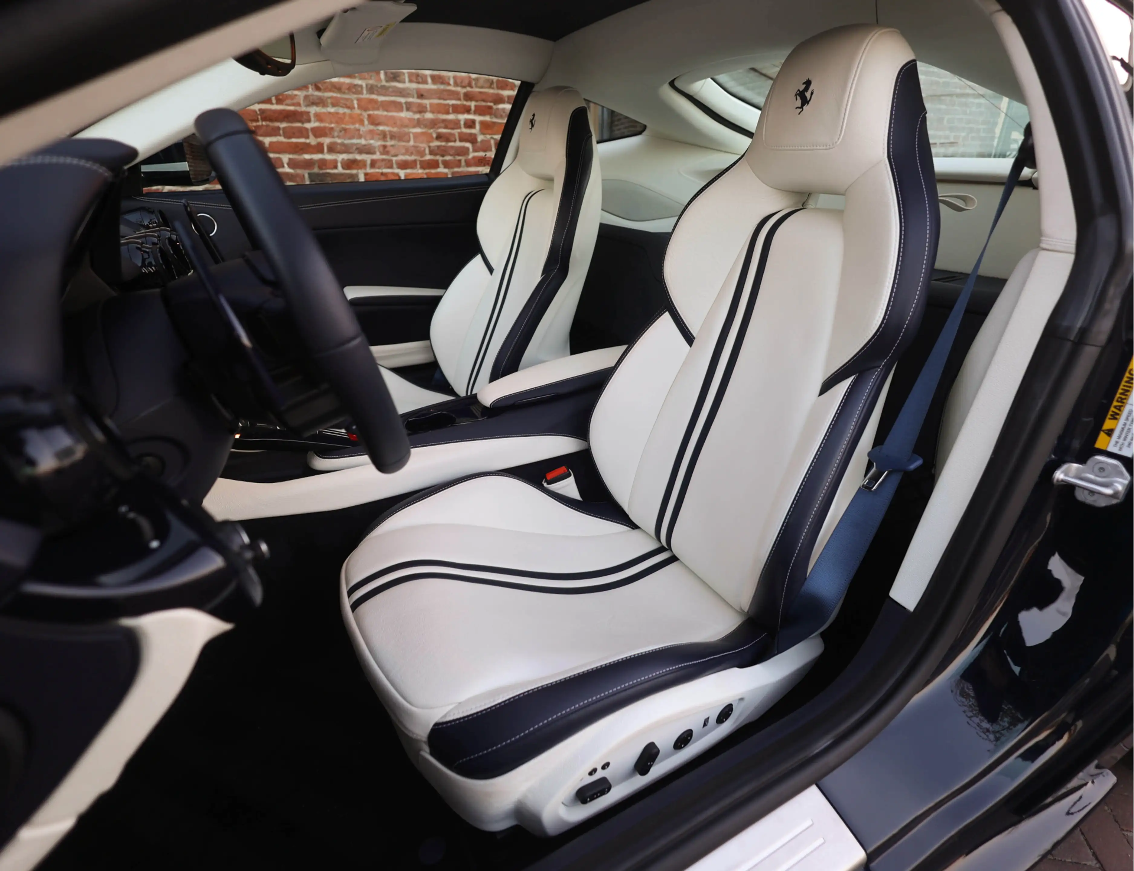 Ferrari F12 6.3 Berlinetta HELE | Tailor Made - Blu Pozzi - Hi — photo 25