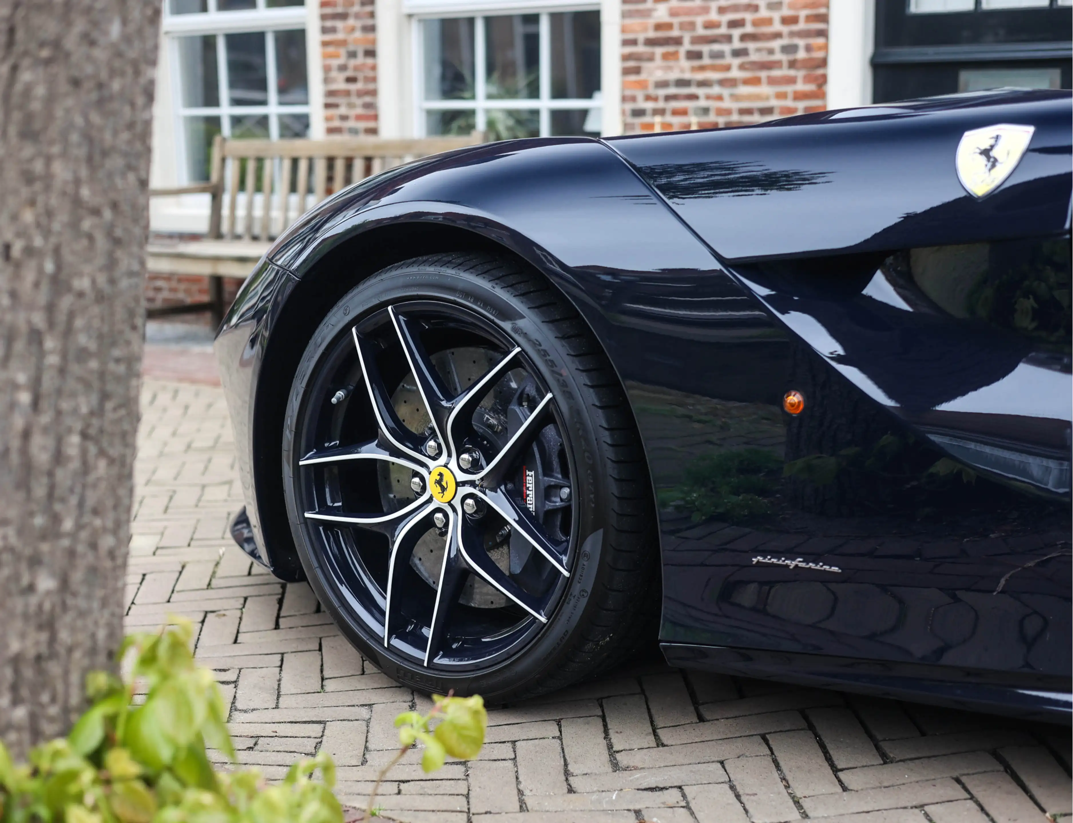 Ferrari F12 6.3 Berlinetta HELE | Tailor Made - Blu Pozzi - Hi — photo 9