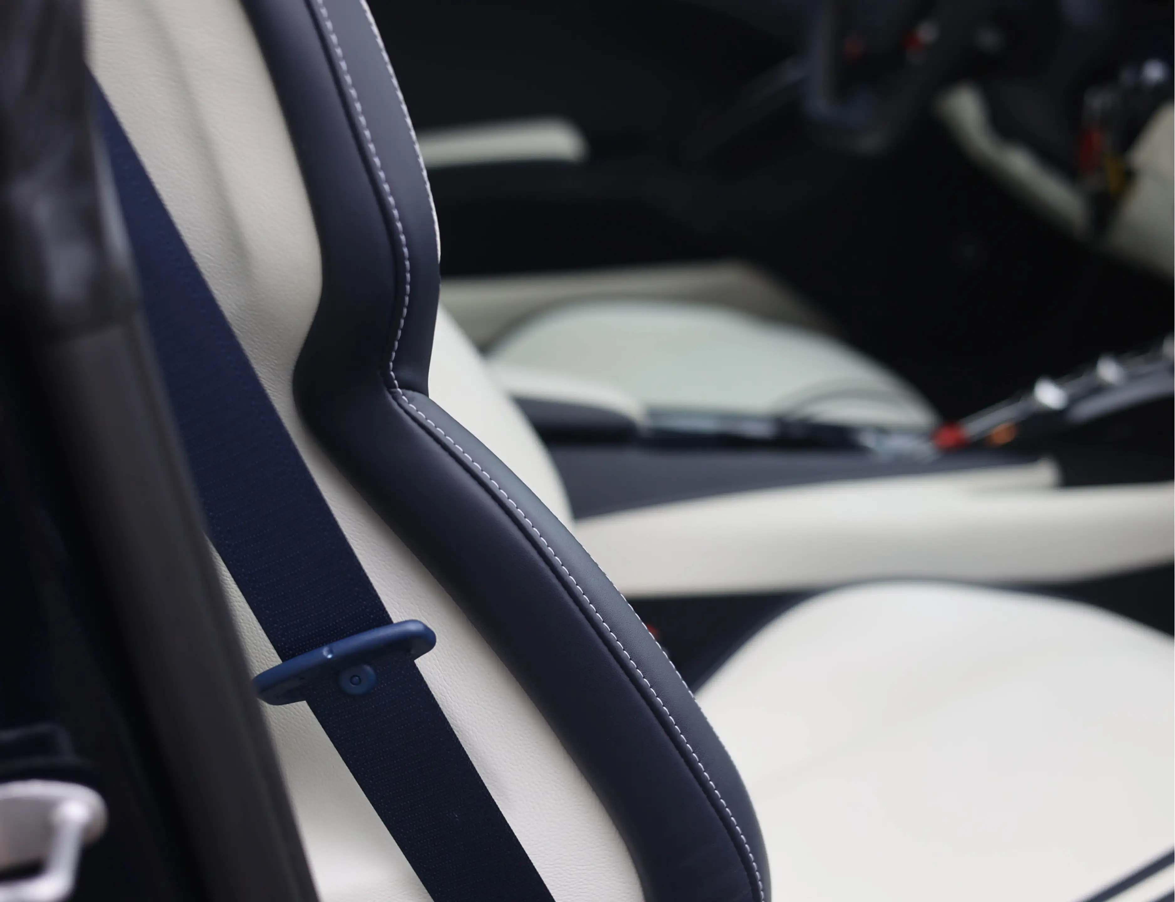 Ferrari F12 6.3 Berlinetta HELE | Tailor Made - Blu Pozzi - Hi — photo 37
