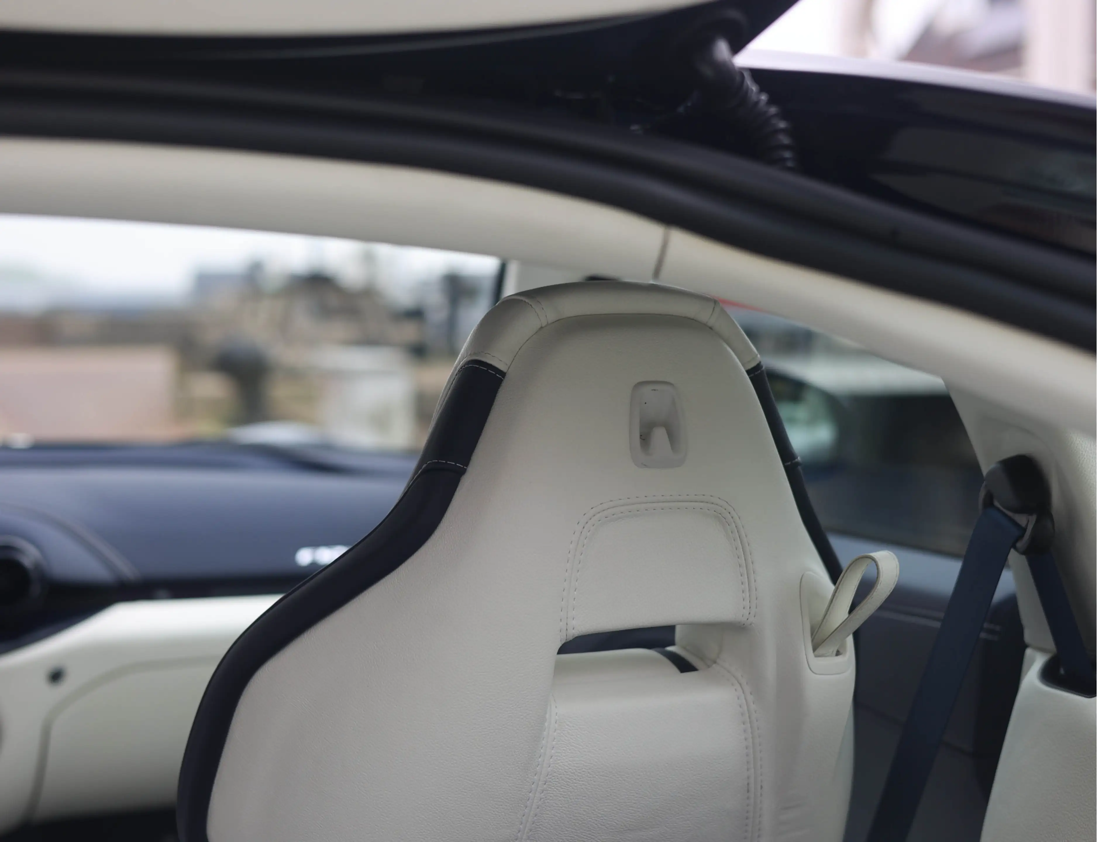 Ferrari F12 6.3 Berlinetta HELE | Tailor Made - Blu Pozzi - Hi — photo 46