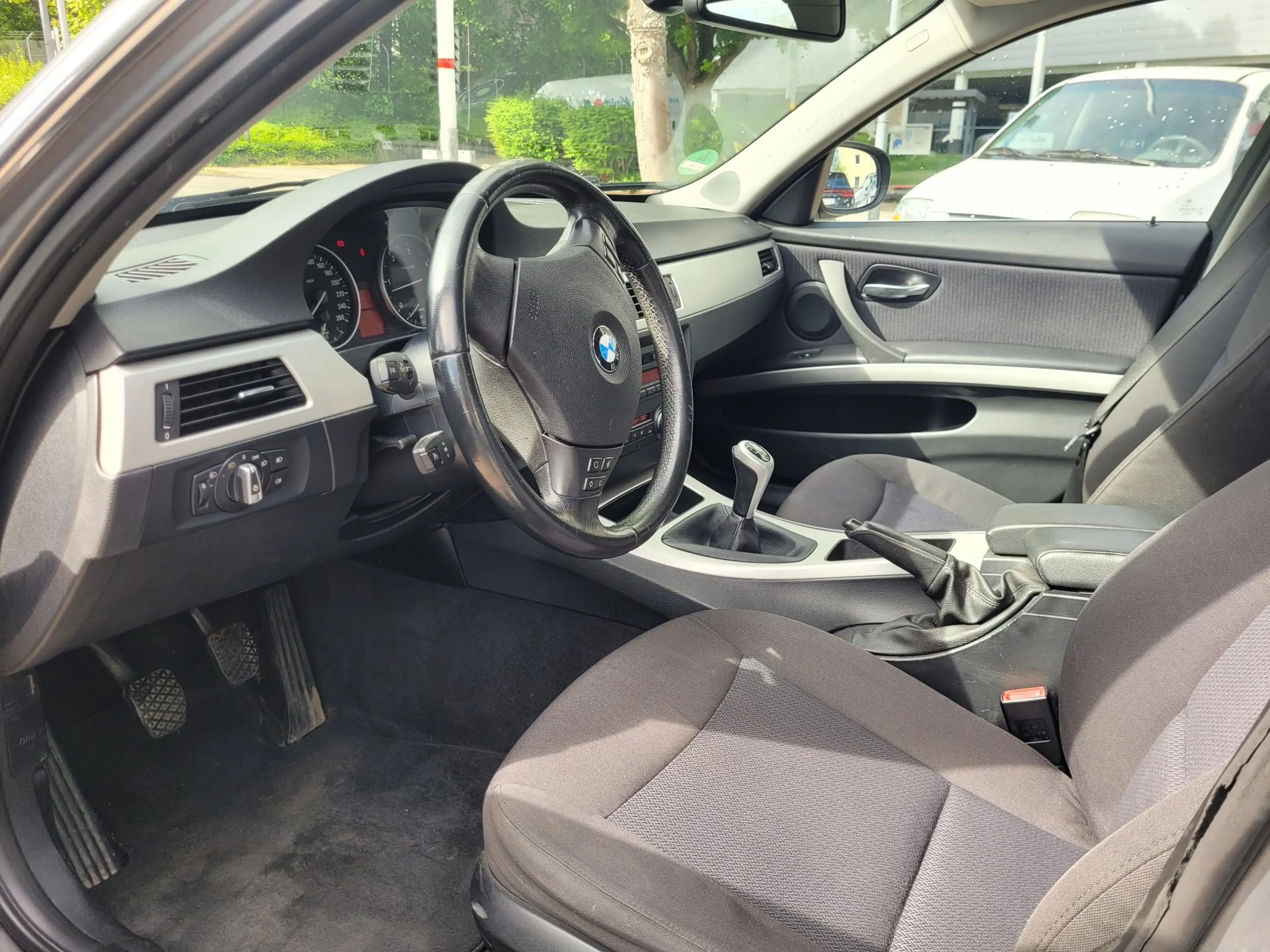 BMW 325 325d *Klimaautomatik/Euro 5/Limousine* — photo 9