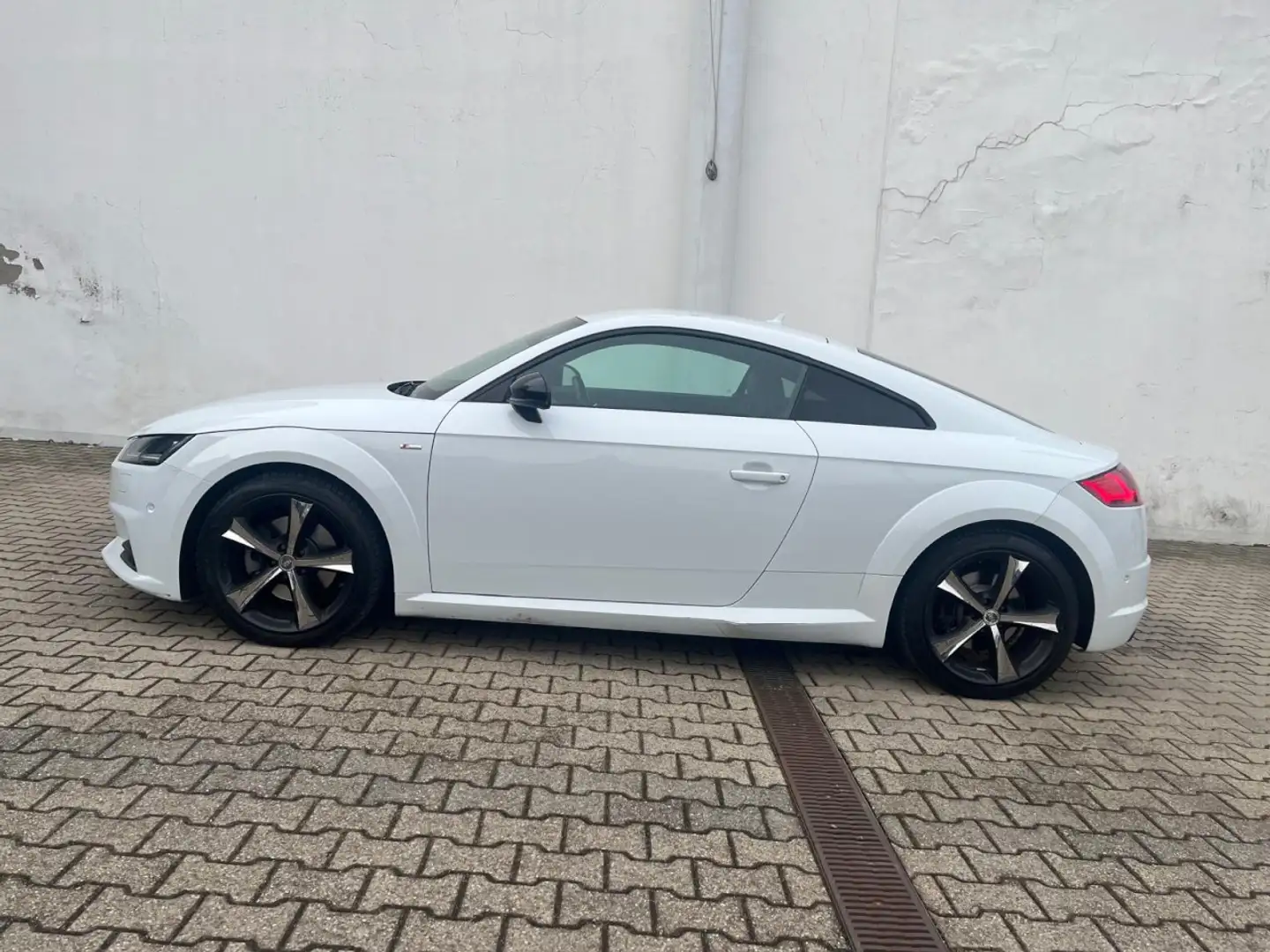 Audi TT Coupe 2.0 TFSI quattro Klima Navi Einparkhilfe Weiß - 2