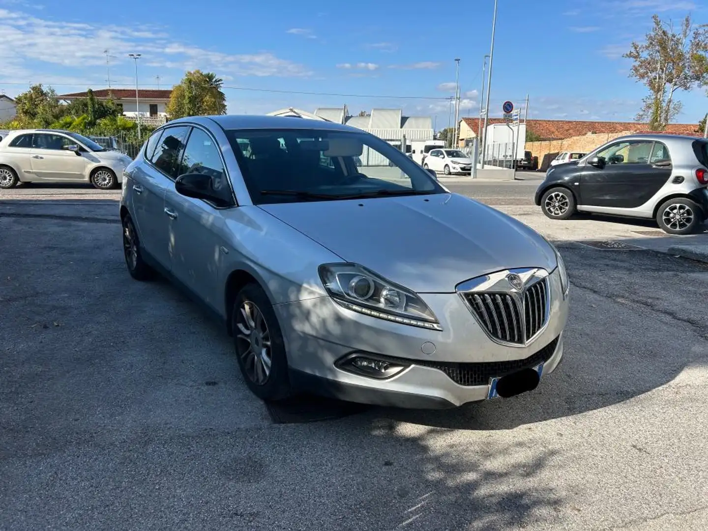 Lancia Delta 1.6 mjt Silver 120cv Gris - 2