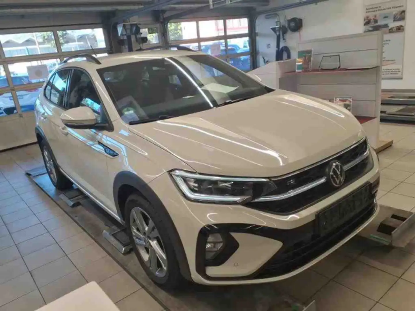 Volkswagen Taigo 1.5 TSI R-Line DSG *IQ-MATRIX*AHK*PDC*SHZ* Grau - 2