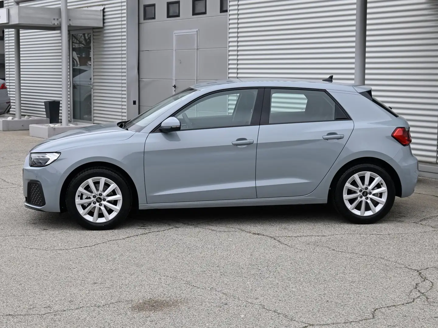 Audi A1 Sportback 1.0 (30) Tfsi 116cv S-tr. Business Grigio - 2
