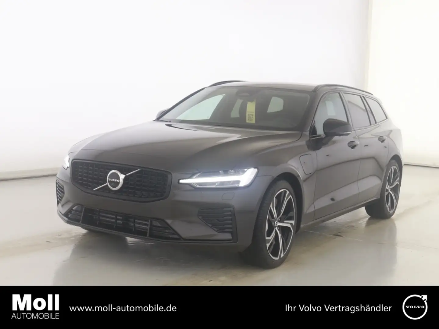 Volvo V60 Kombi Plus Dark Recharge Plug-In Hybrid AWD StandH Grau - 1