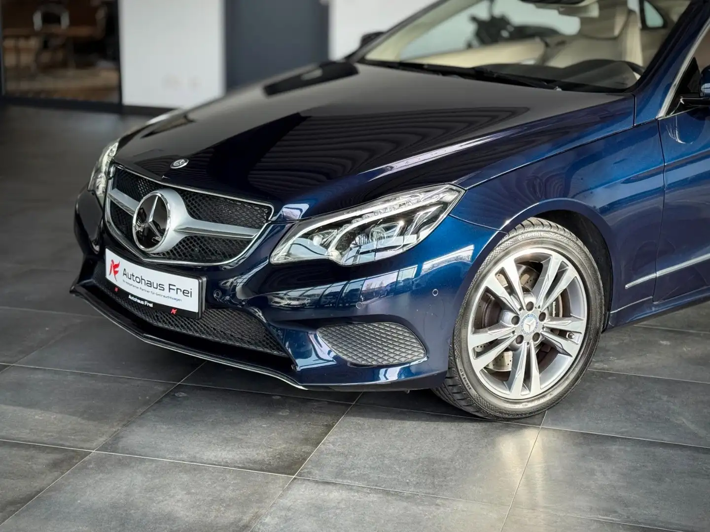 Mercedes-Benz E 400 Coupe *1.Hand*Traumhaft*Leder-Nappa beige* Blau - 2