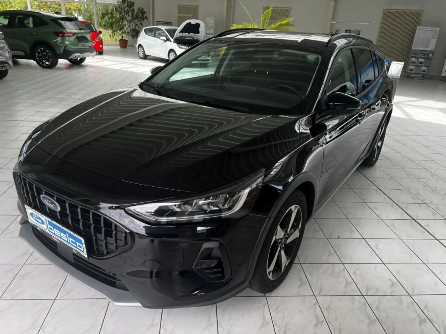 Ford Focus Active X MHEV+LED+PDC+NAV+DAB+B&O+Winter Paket Schwarz - 2