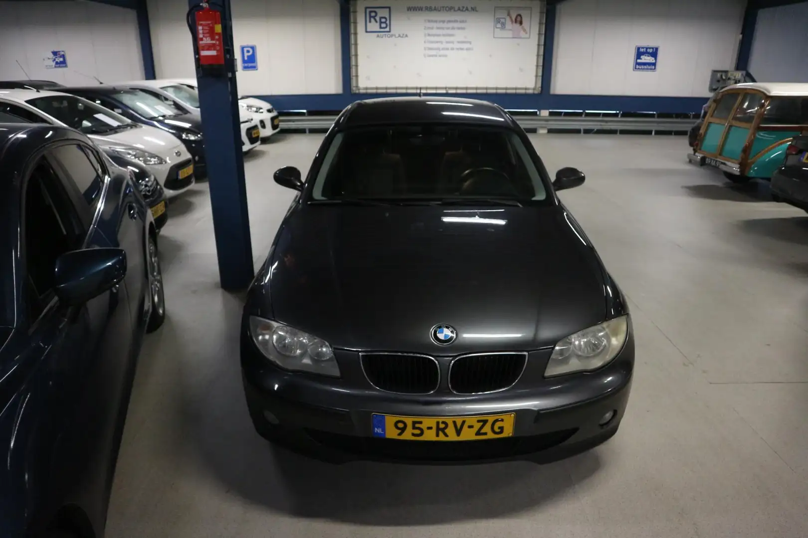 BMW 116 1-serie 116i / NAP / APK 6 2026 / LEES TEKST ! Gris - 2