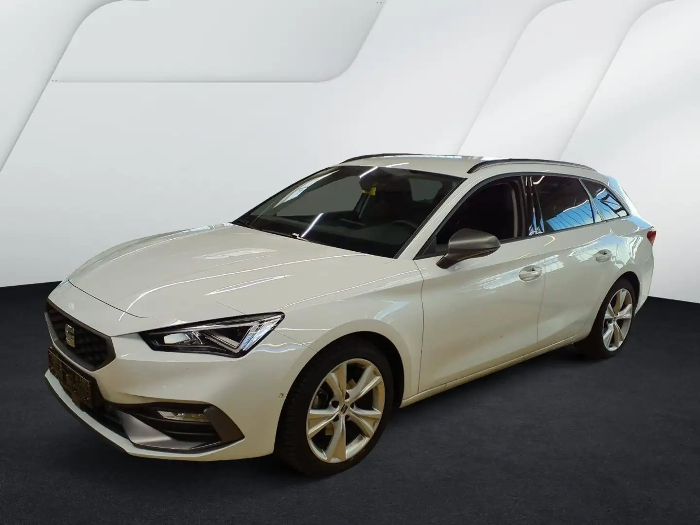 SEAT Leon Sportstourer 1.5 eTSI FR *LED*KAMERA*NAVI* Wit - 2