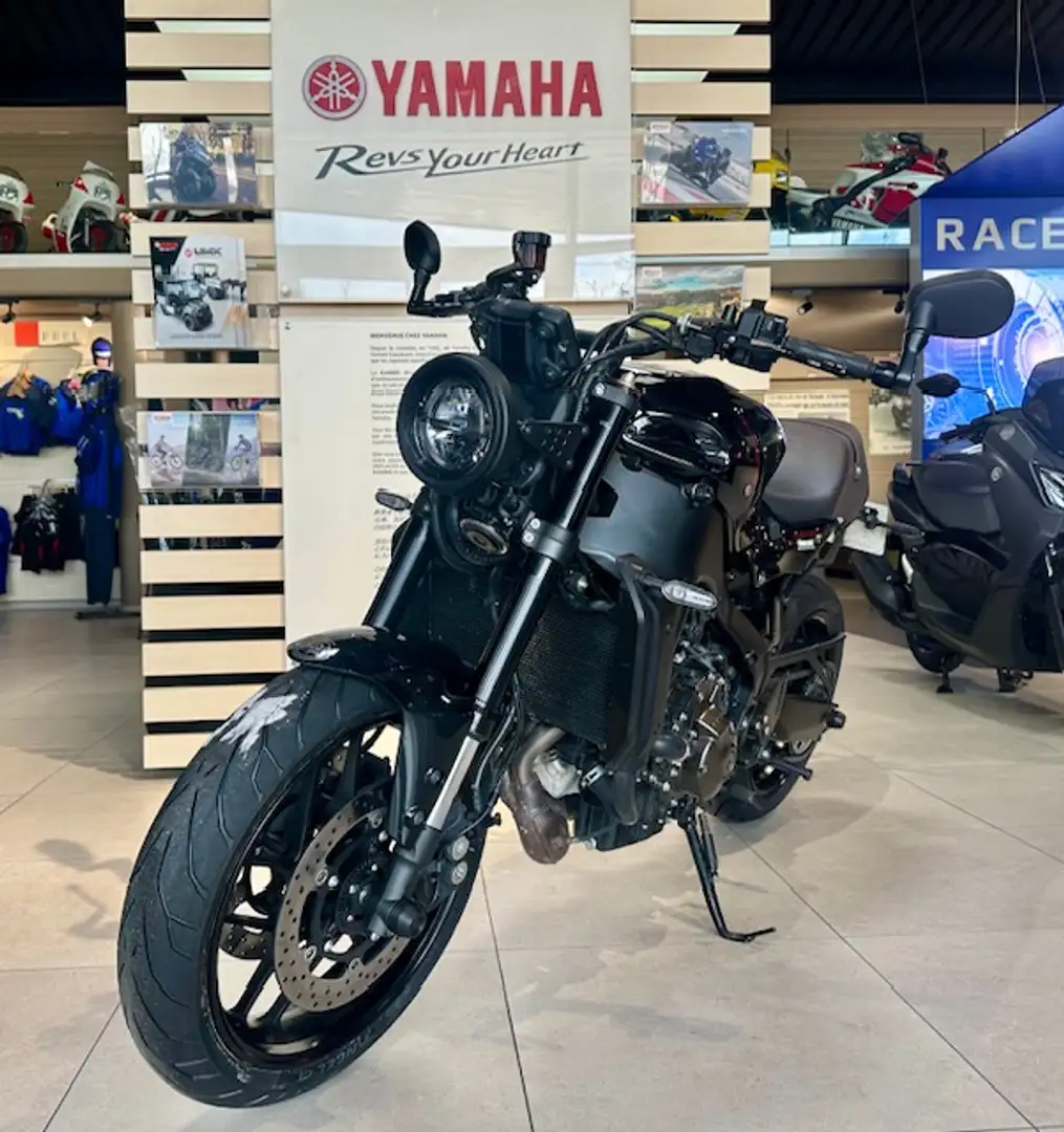 Yamaha XSR 900 Schwarz - 2
