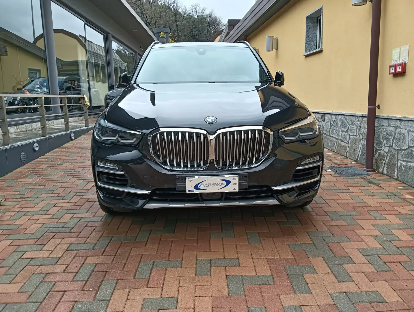 BMW X5 X5 xdrive30d xLine auto Zwart - 2