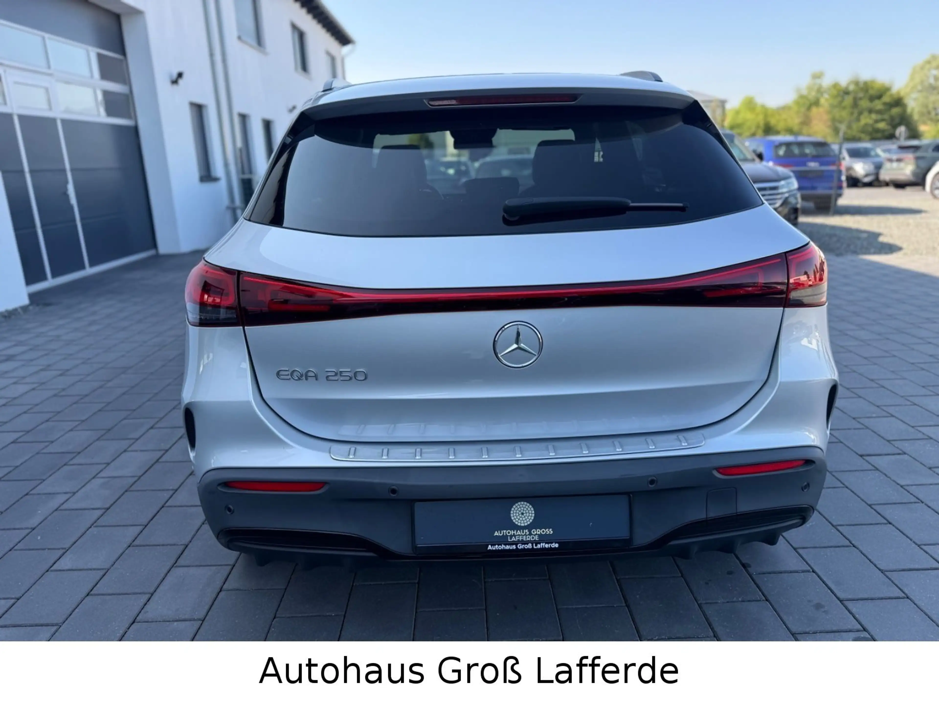 Mercedes-Benz EQA 250 AMG Line SHZ 360 Kam Navi — photo 6
