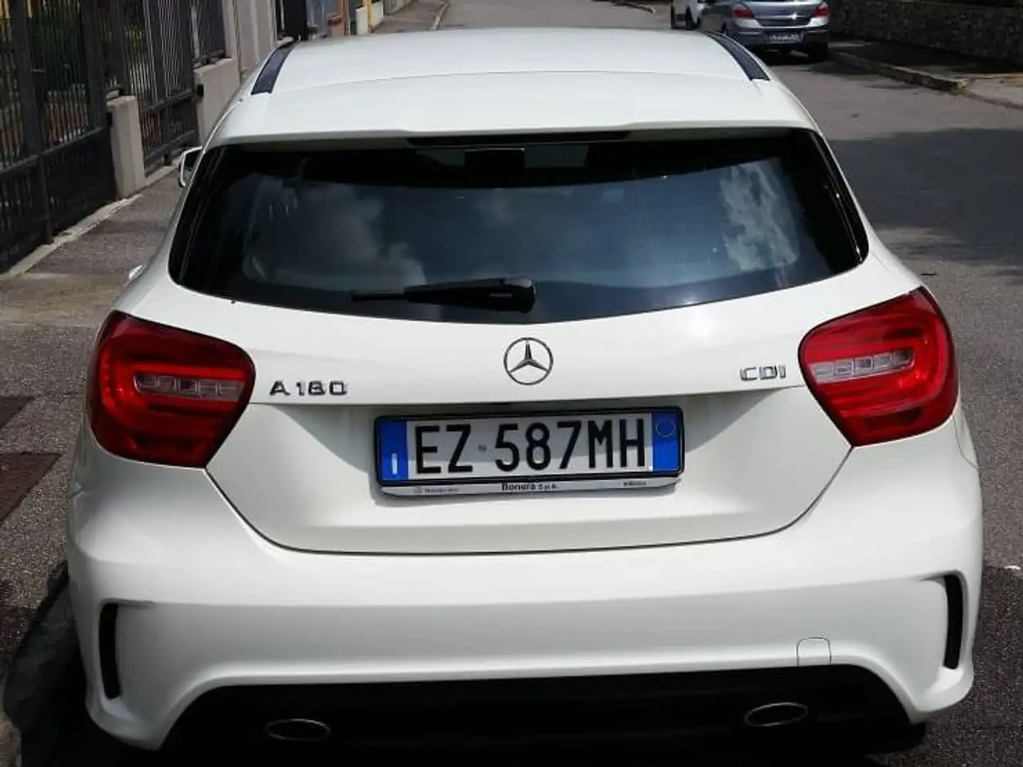 Mercedes-Benz A 180 Classe A - W180cdi Premium auto - Estetica AMG Bianco - 2