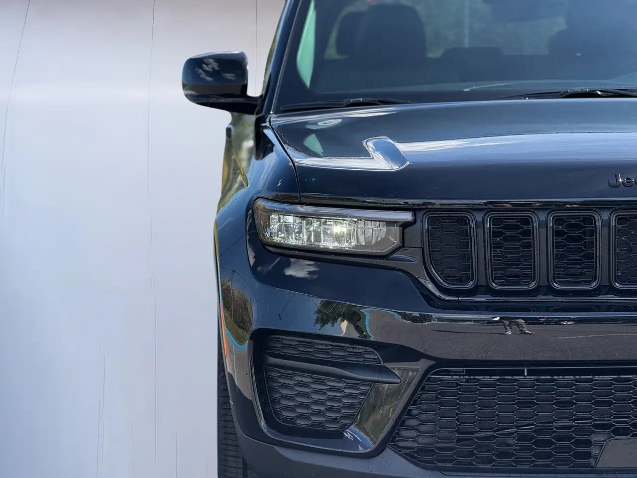 Jeep Grand Cherokee снимка Jeep Grand Cherokee