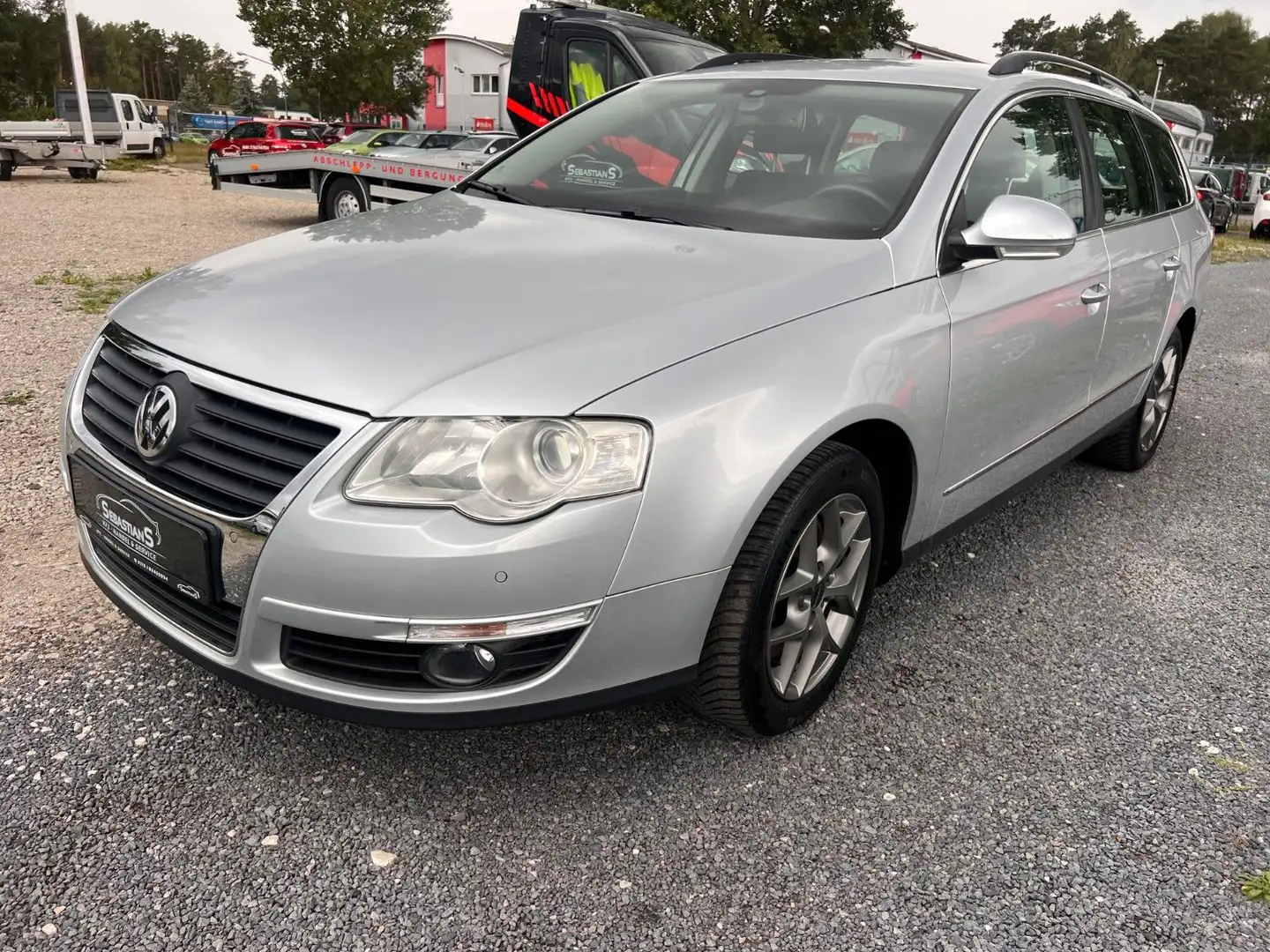 Volkswagen Passat Variant 1.6 AHK Tempomat Klimaauto. Tüv Silber - 1